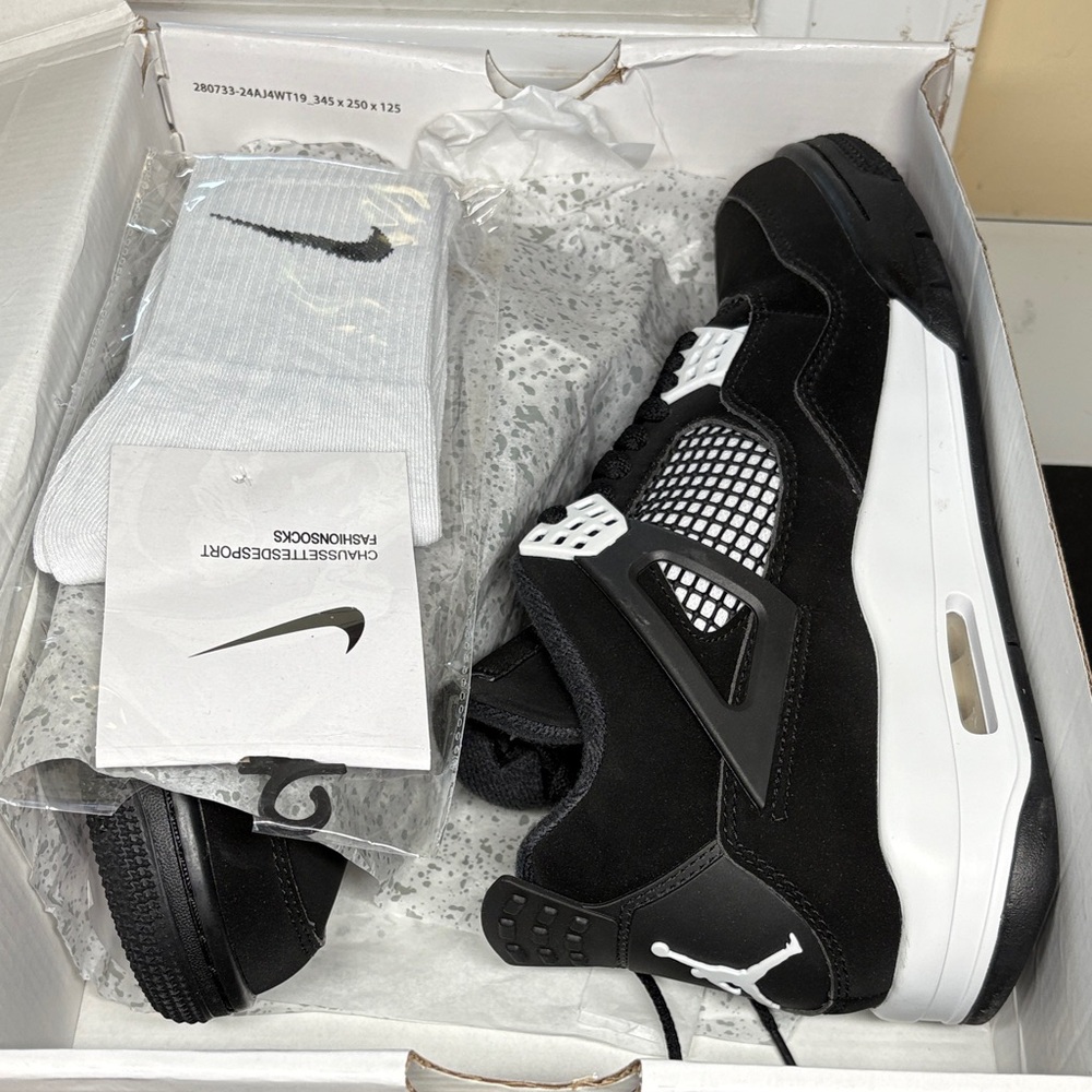 Nike Air Jordan 4 Retro 7.5 Men’s